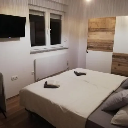 Pensión Lucija 3*