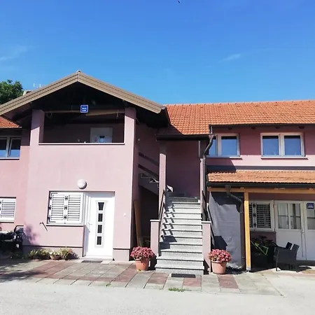 Lucija 3*